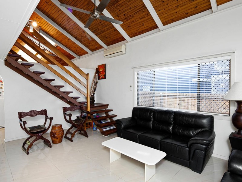 9 Killarney Street, Yeronga QLD 4104