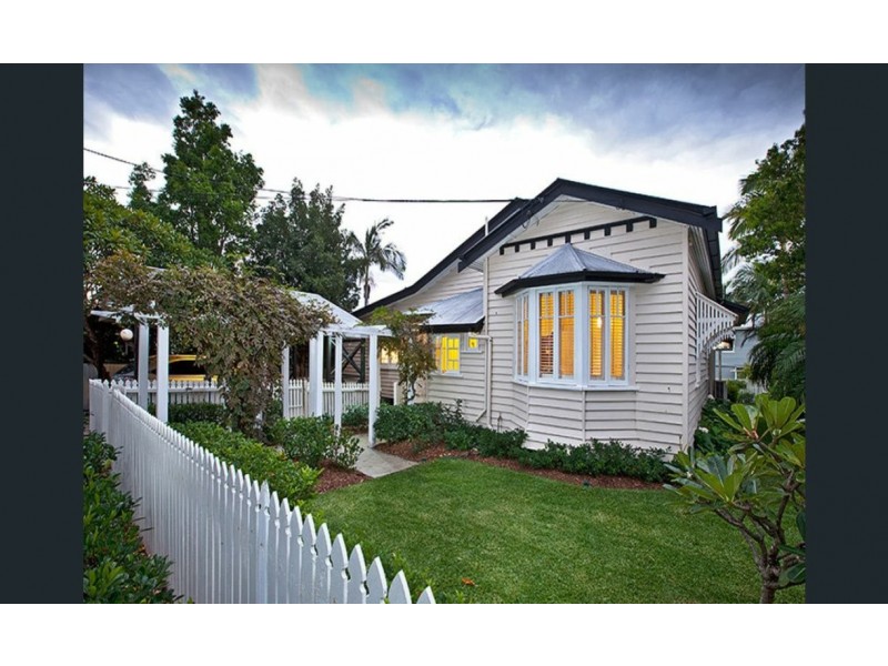 42 Neulans Road, Indooroopilly QLD 4068