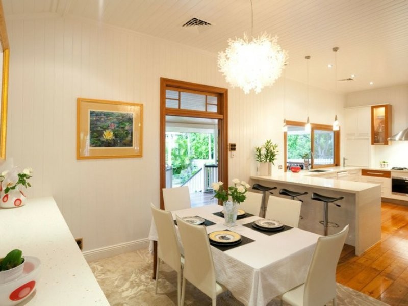 42 Neulans Road, Indooroopilly QLD 4068