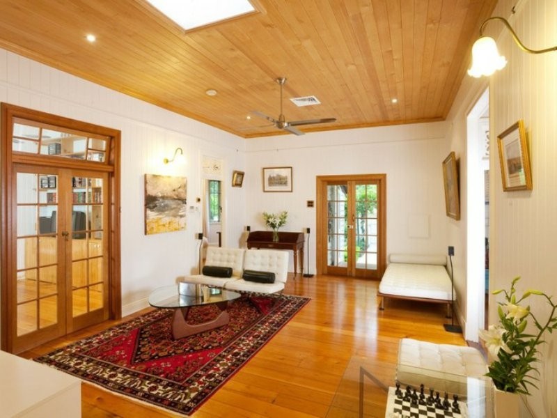 42 Neulans Road, Indooroopilly QLD 4068