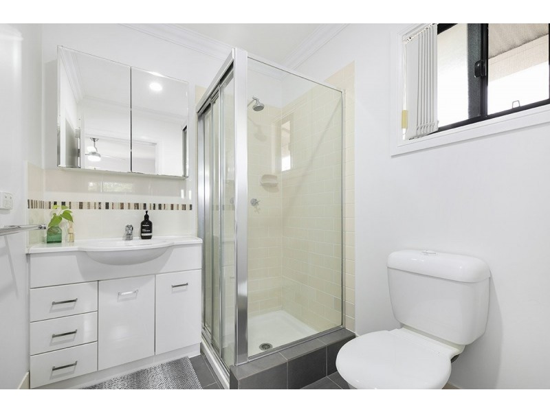 1/2 Tees Street, Yeerongpilly QLD 4105