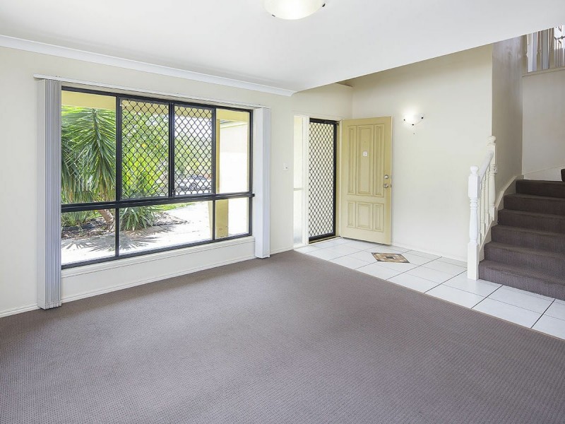 9 McNally Close, Seventeen Mile Rocks QLD 4073