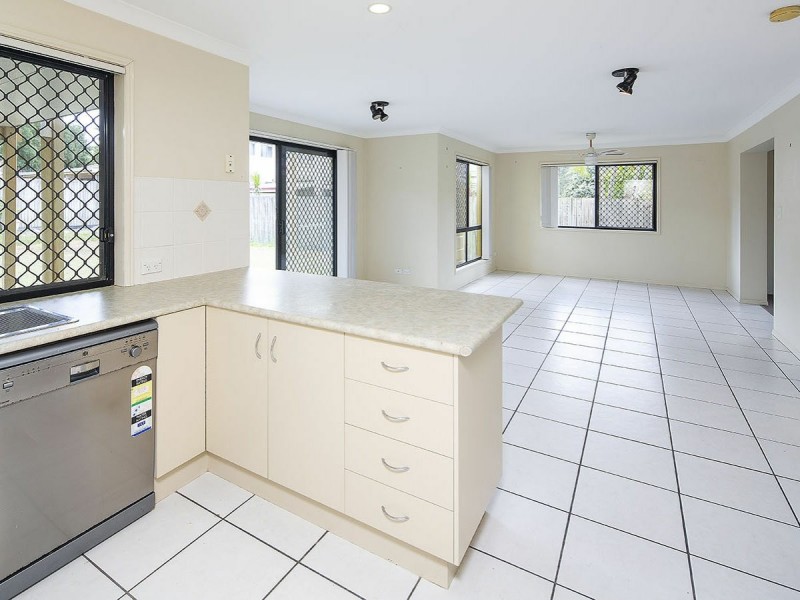 9 McNally Close, Seventeen Mile Rocks QLD 4073