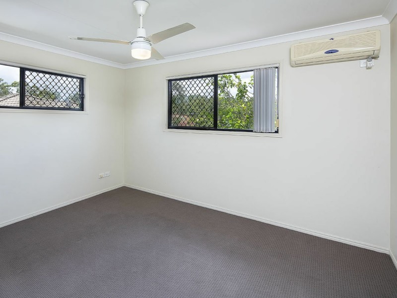 9 McNally Close, Seventeen Mile Rocks QLD 4073