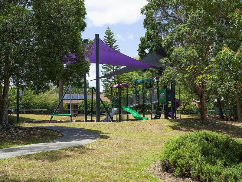 9 McNally Close, Seventeen Mile Rocks QLD 4073