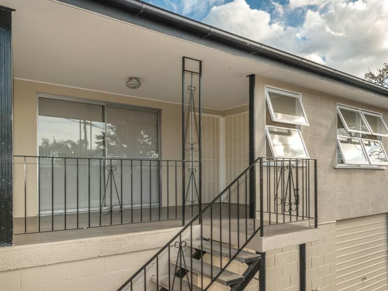 15 Mossgrove Street, Woolloongabba QLD 4102