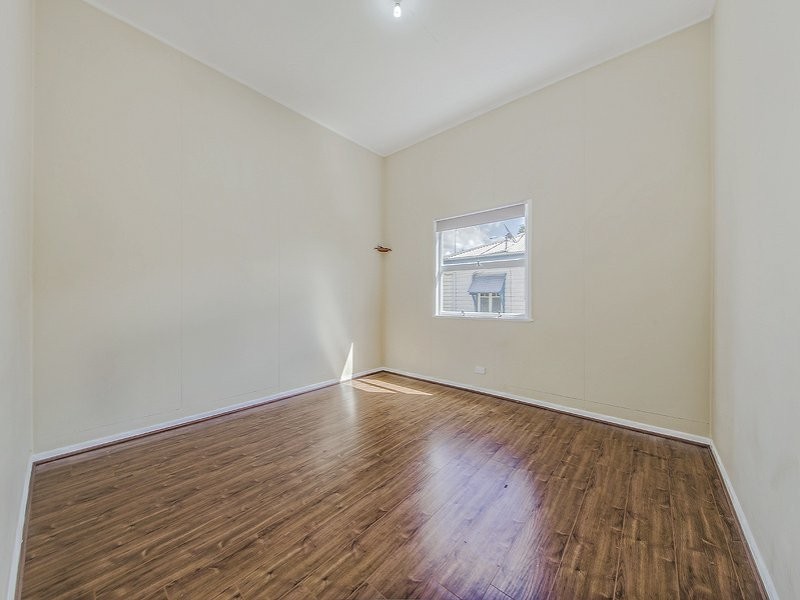 15 Mossgrove Street, Woolloongabba QLD 4102