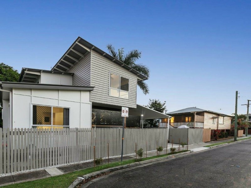 13 Laura Street, Greenslopes QLD 4120