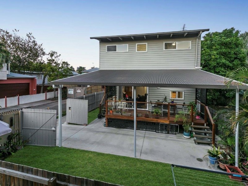 13 Laura Street, Greenslopes QLD 4120