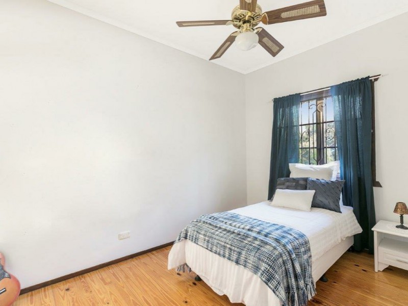 13 Laura Street, Greenslopes QLD 4120