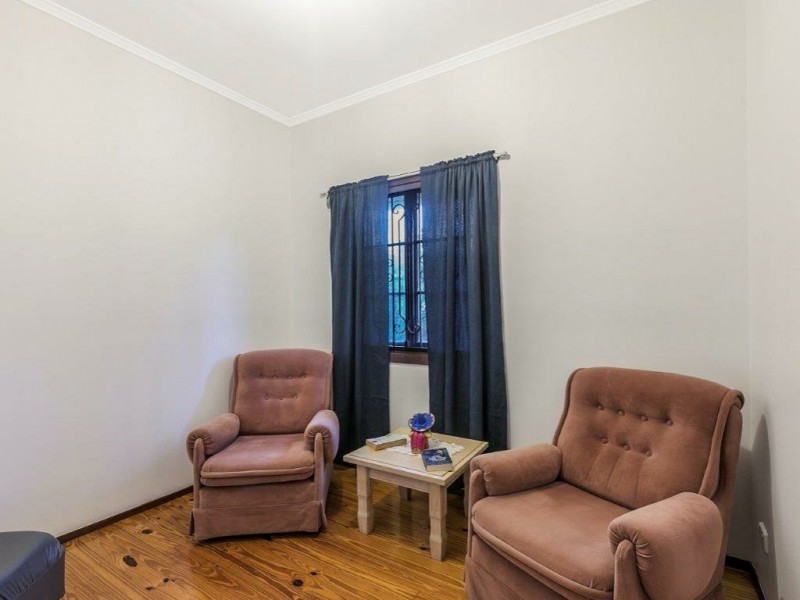 13 Laura Street, Greenslopes QLD 4120