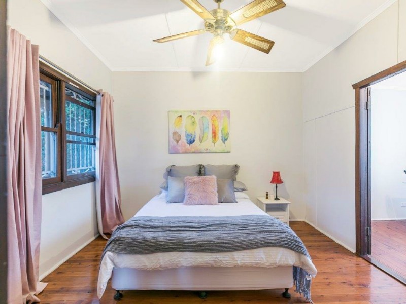 13 Laura Street, Greenslopes QLD 4120
