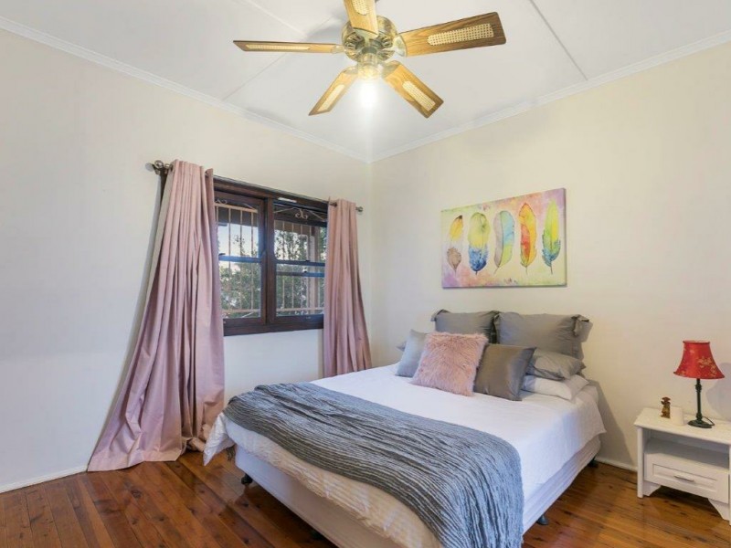 13 Laura Street, Greenslopes QLD 4120