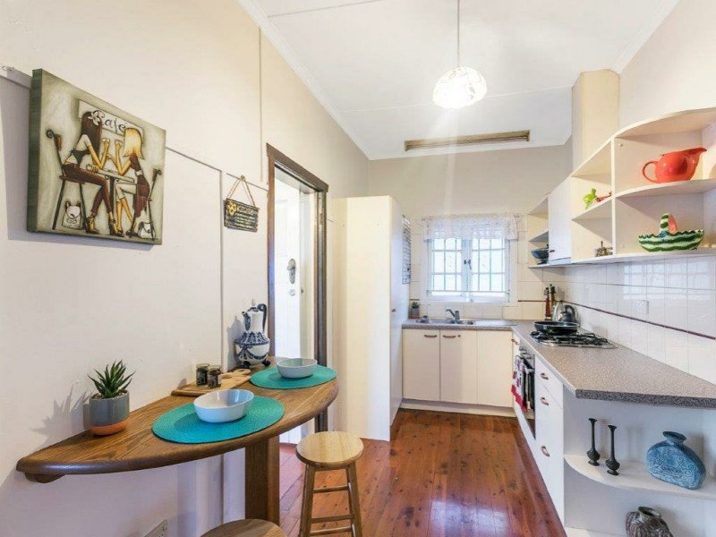 13 Laura Street, Greenslopes QLD 4120