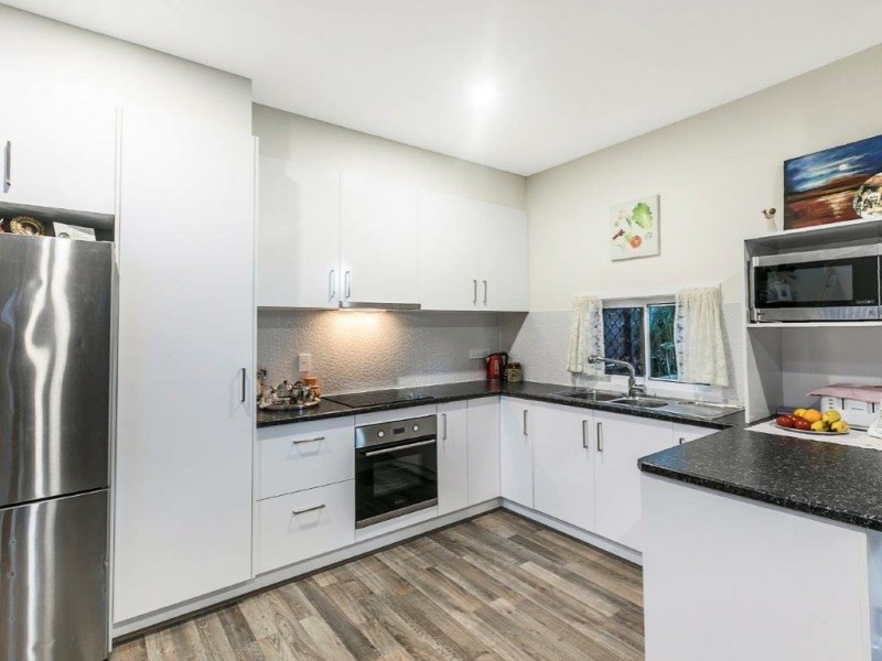13 Laura Street, Greenslopes QLD 4120