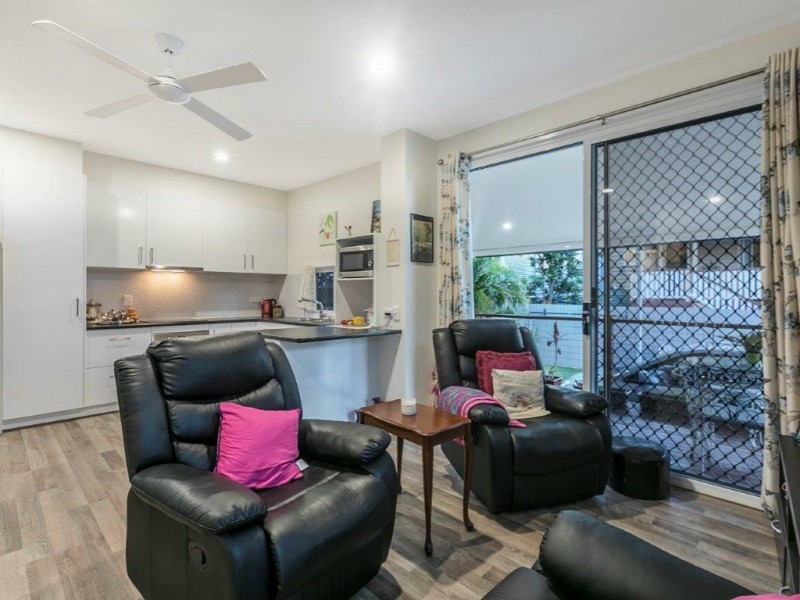13 Laura Street, Greenslopes QLD 4120