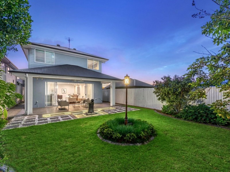 12 Leamington Street, Woolloongabba QLD 4102