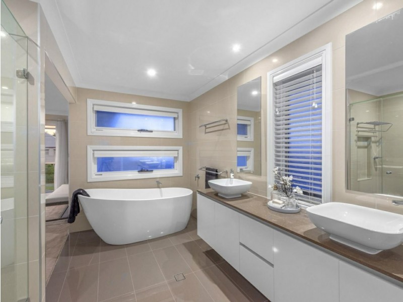 12 Leamington Street, Woolloongabba QLD 4102