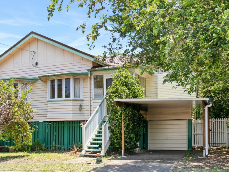 19 Luya Street, Fairfield QLD 4103
