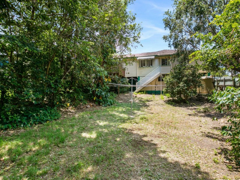 19 Luya Street, Fairfield QLD 4103