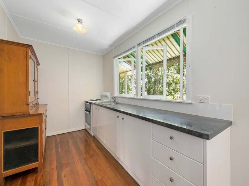 19 Luya Street, Fairfield QLD 4103