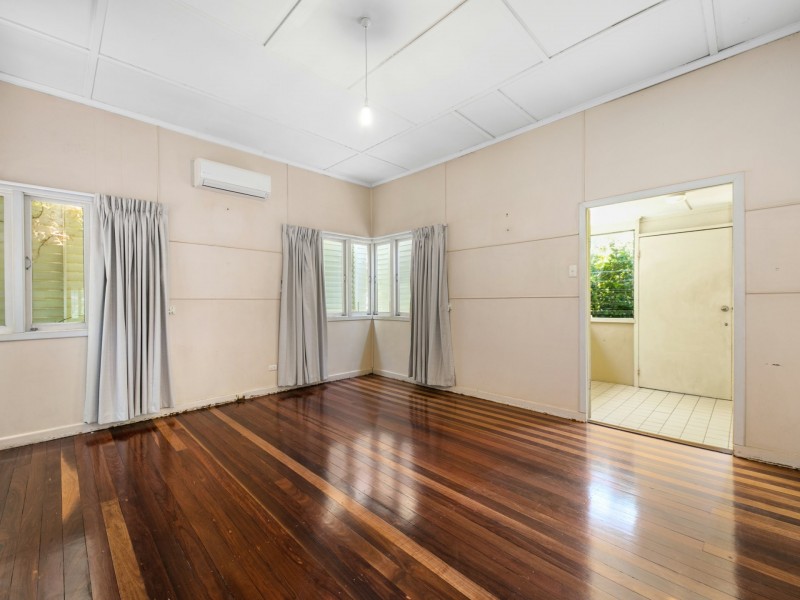 19 Luya Street, Fairfield QLD 4103