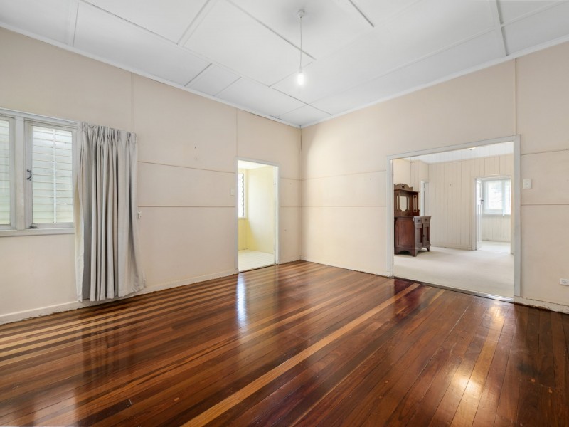 19 Luya Street, Fairfield QLD 4103