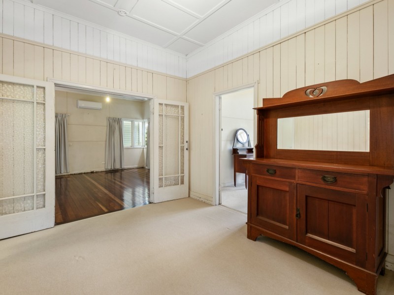 19 Luya Street, Fairfield QLD 4103