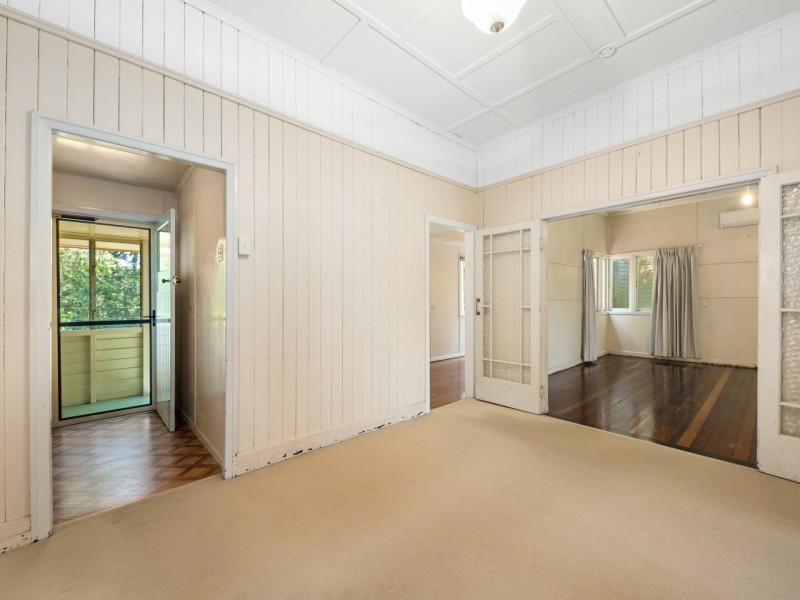 19 Luya Street, Fairfield QLD 4103