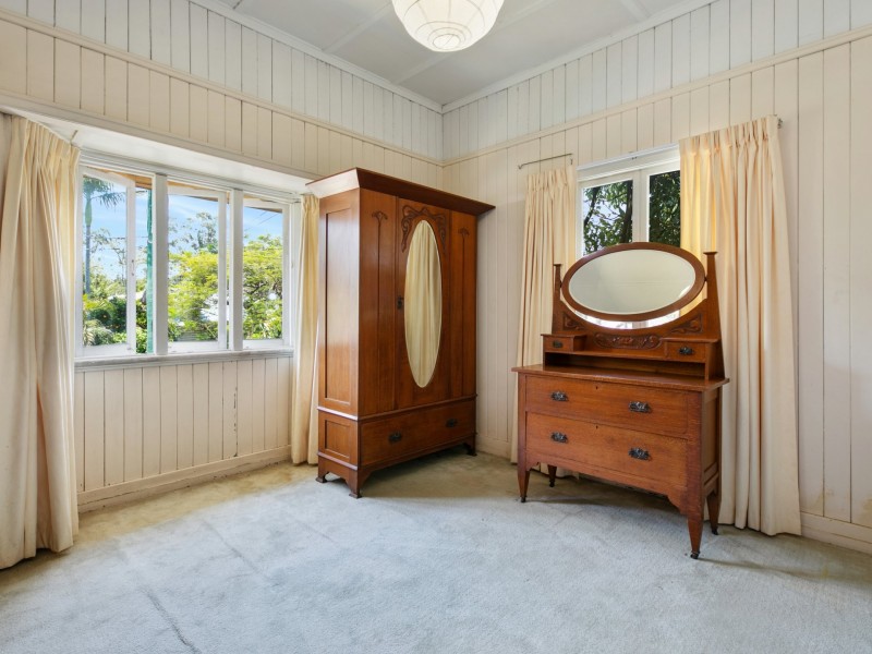 19 Luya Street, Fairfield QLD 4103