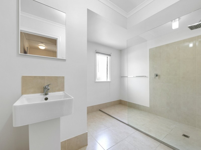 19 Luya Street, Fairfield QLD 4103