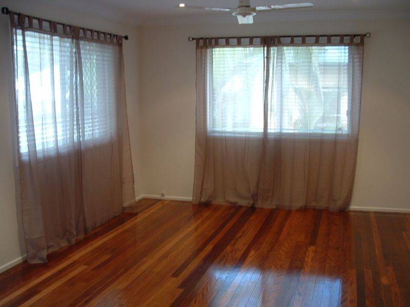 2/7 Woodville Place, Annerley QLD 4103