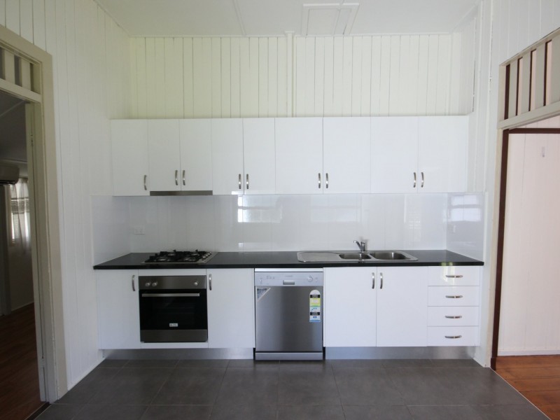 10 Woodville Place, Annerley QLD 4103