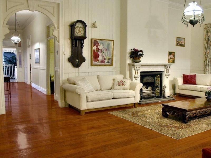 11 Palm Avenue, Fairfield QLD 4103