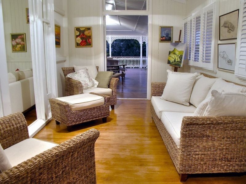 11 Palm Avenue, Fairfield QLD 4103