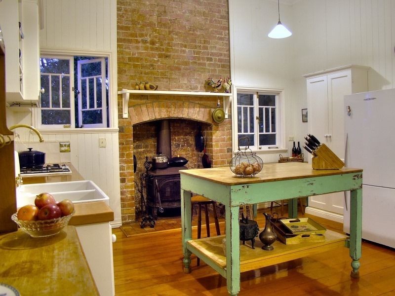 11 Palm Avenue, Fairfield QLD 4103