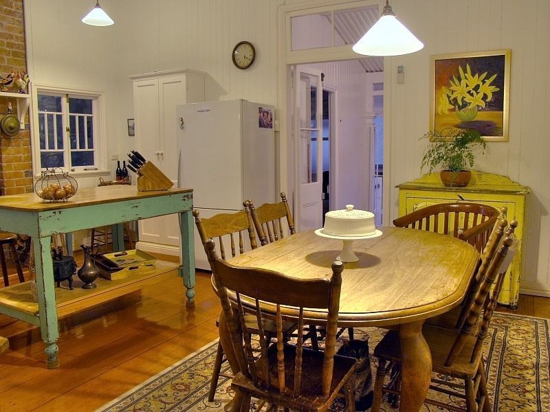 11 Palm Avenue, Fairfield QLD 4103