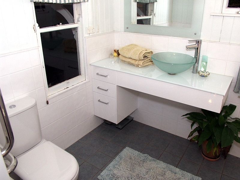 11 Palm Avenue, Fairfield QLD 4103