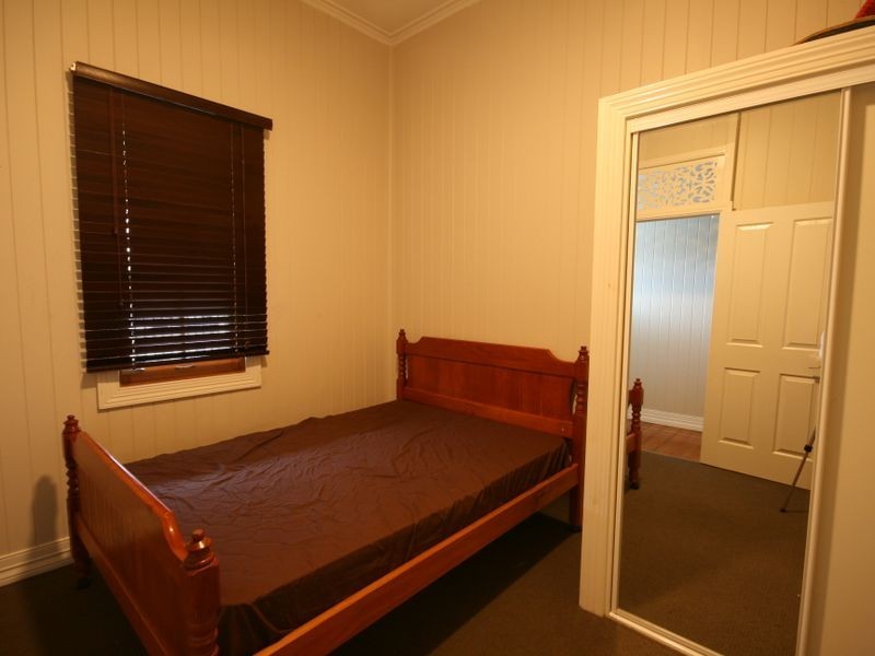 12 Ekibin Road, Annerley QLD 4103