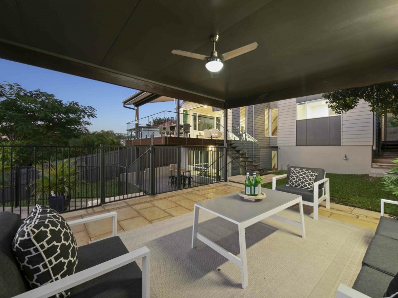 53 Newcastle Street, Fairfield QLD 4103