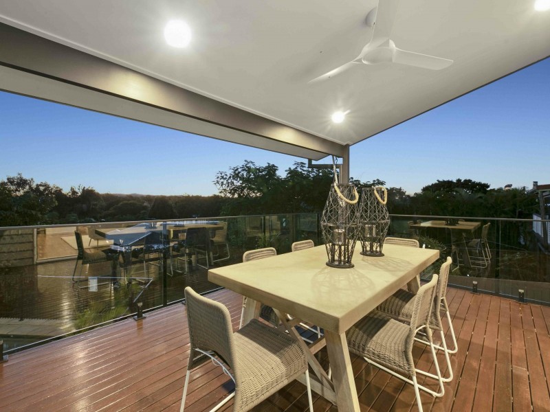 53 Newcastle Street, Fairfield QLD 4103