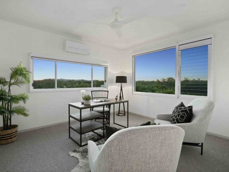 53 Newcastle Street, Fairfield QLD 4103