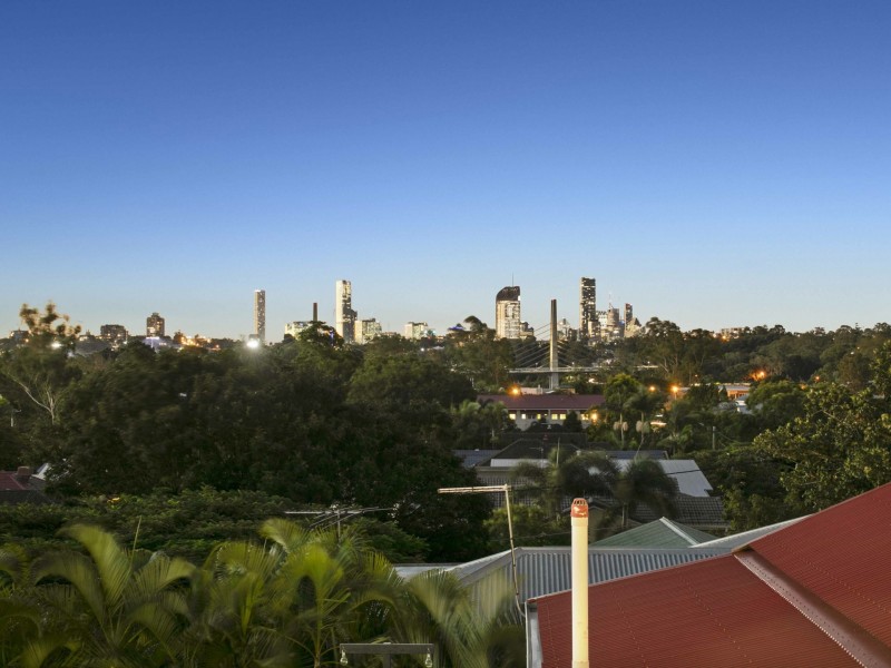 53 Newcastle Street, Fairfield QLD 4103