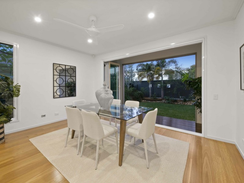 53 Newcastle Street, Fairfield QLD 4103