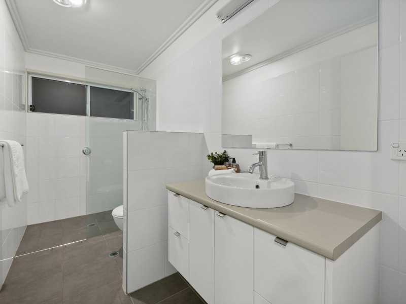 53 Newcastle Street, Fairfield QLD 4103