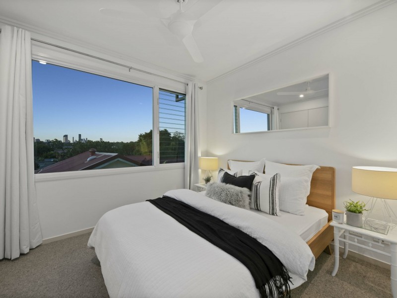 53 Newcastle Street, Fairfield QLD 4103