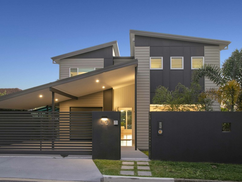 53 Newcastle Street, Fairfield QLD 4103