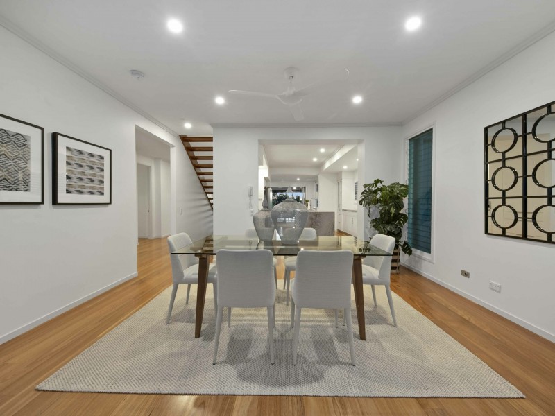 53 Newcastle Street, Fairfield QLD 4103