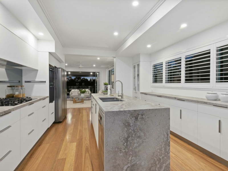 53 Newcastle Street, Fairfield QLD 4103