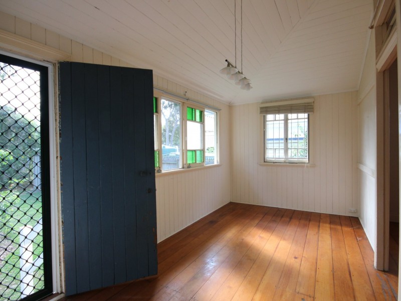 11 Dan Street, Graceville QLD 4075